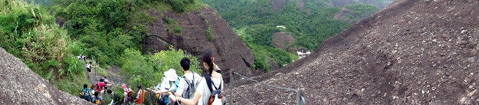 P7010159-1.JPG (925965 bytes)