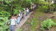 Thumbnail of pic_Derek_Wong_025.jpg